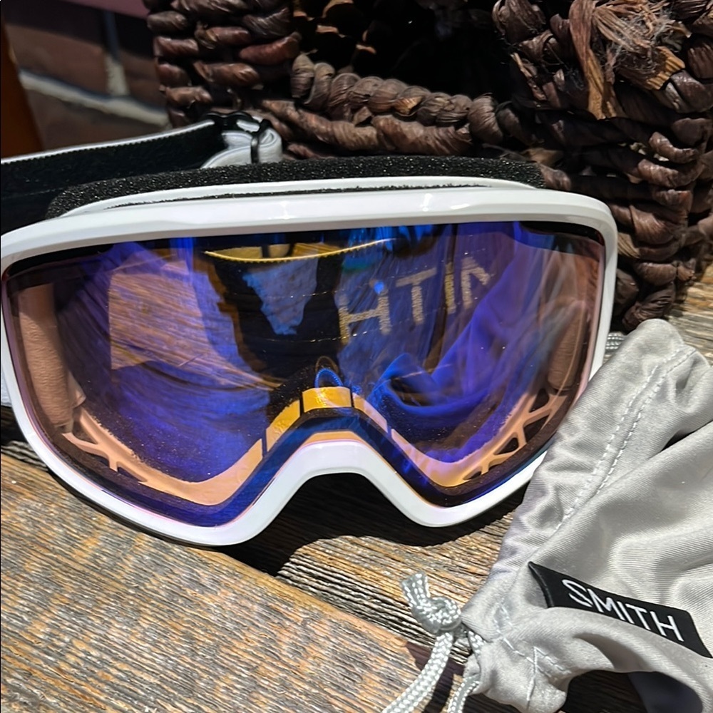 SMITH White and Purple Goggles with Reflective Lens